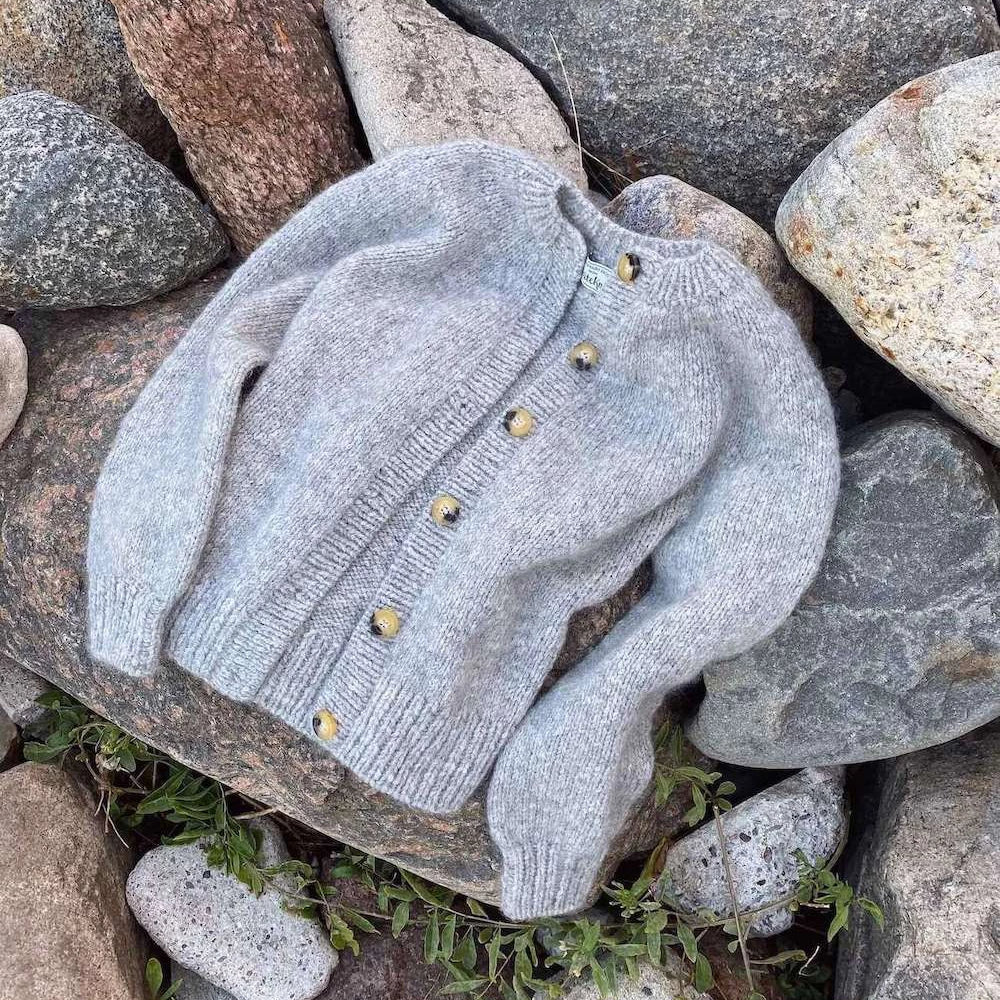 Novice Cardigan - Chunky Edition by PetiteKnit